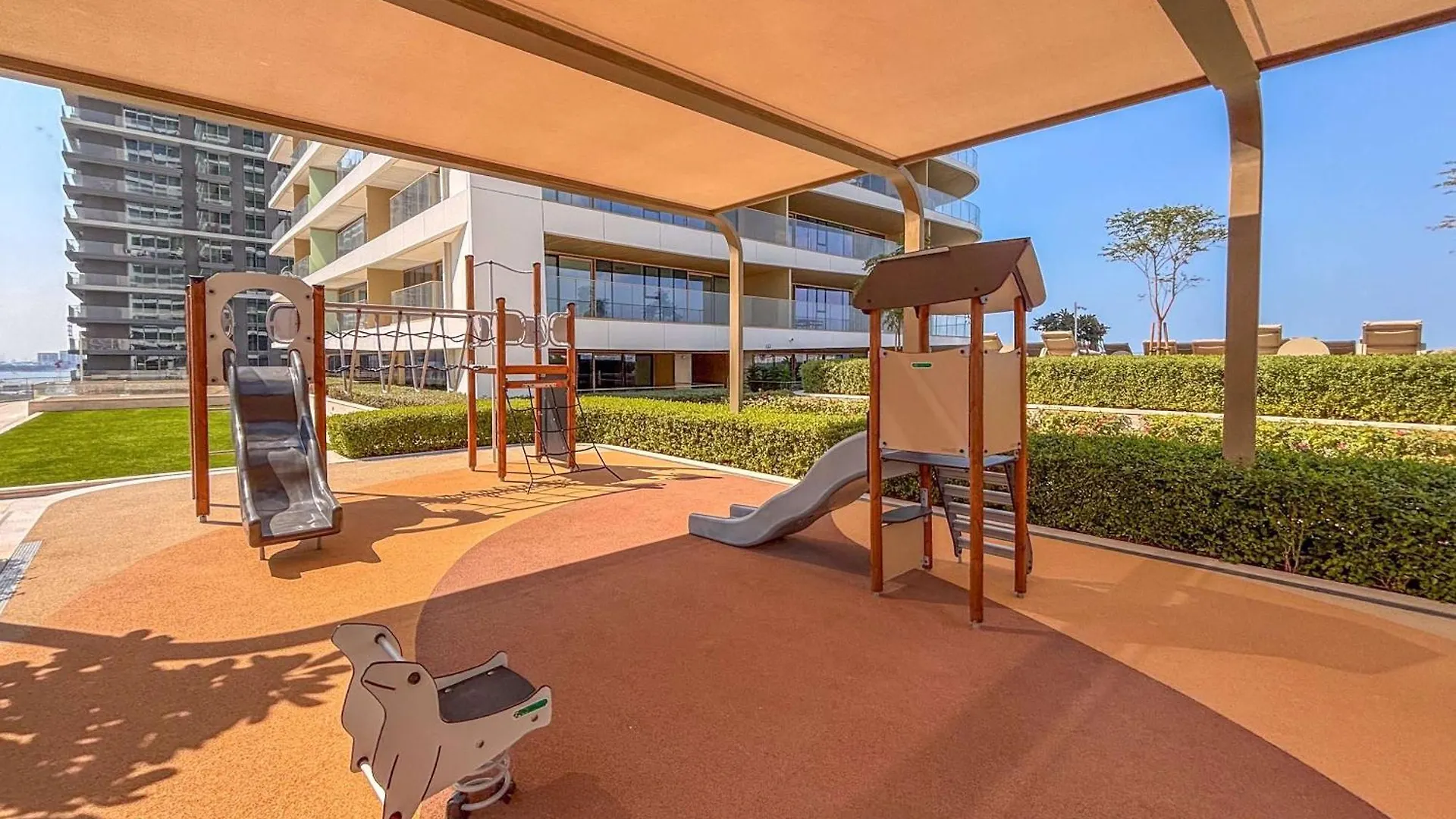 Frank Porter - Grand Bleu Tower 2 Dubai Apartment