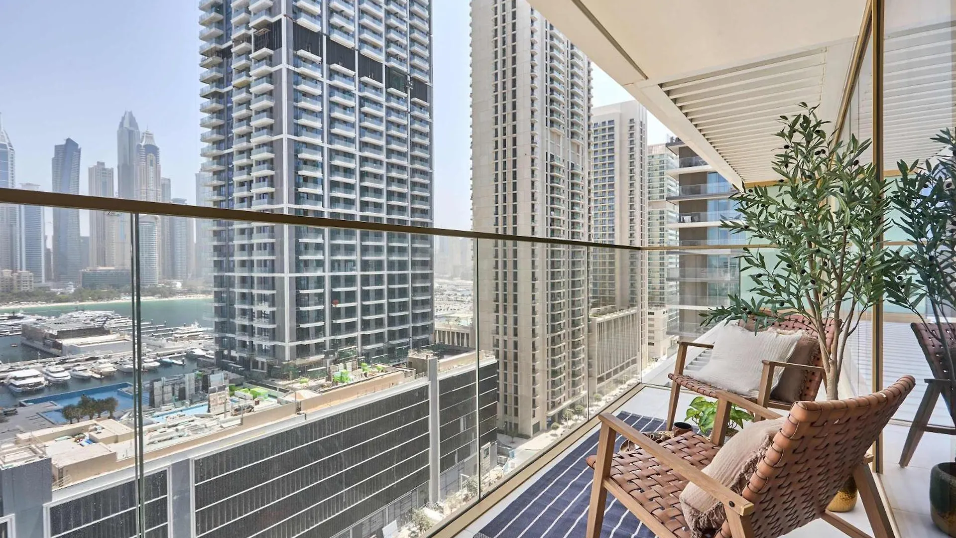 Frank Porter - Grand Bleu Tower 2 Dubai